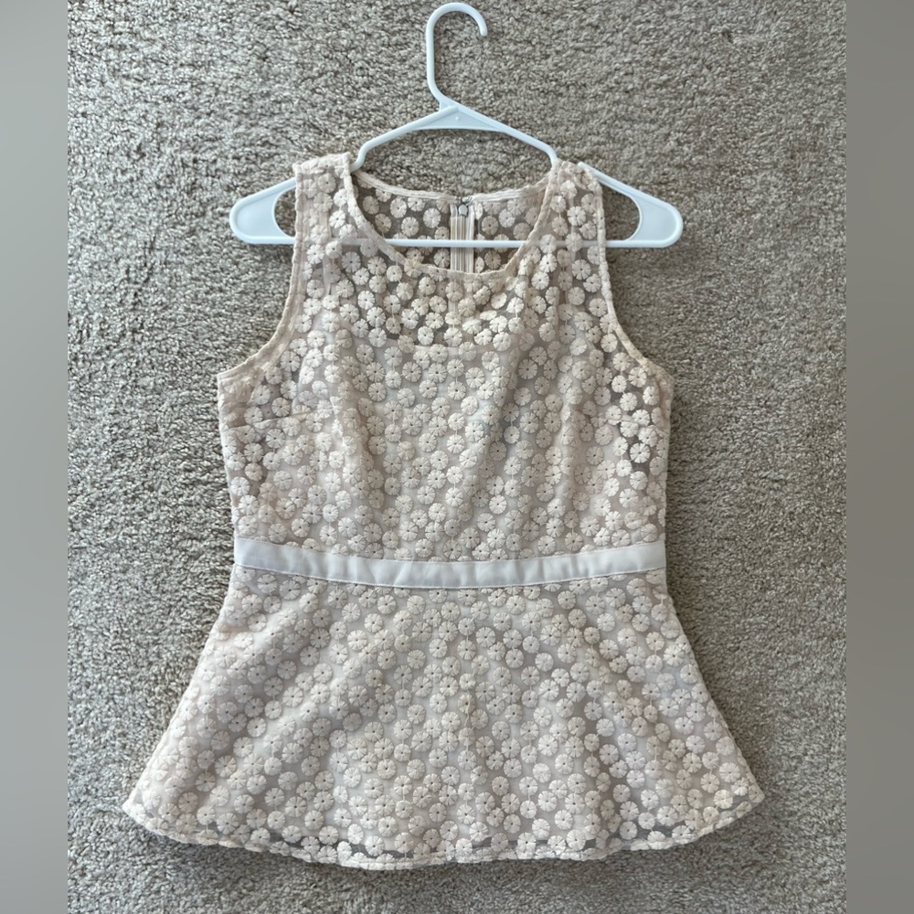 Banana Republic Cream Embroidered Peplum Top Size 6